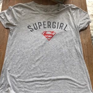 Supergirl Tee XL🎉2/$12🎉